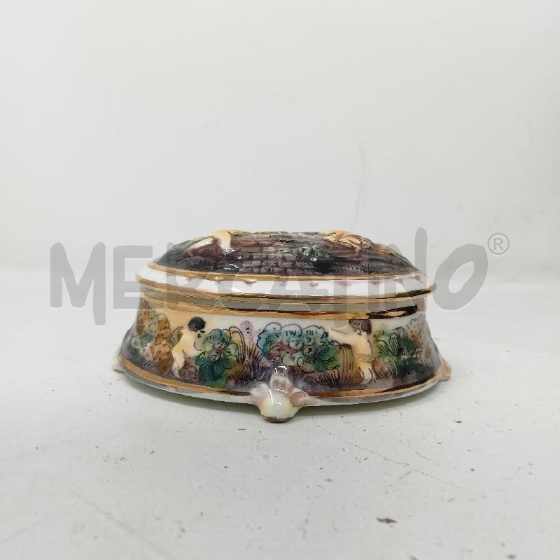 SCATOLINA PORC CAPODIMONTE PUTTI RILIEVO 4 PIEDINI | Mercatino dell'Usato Roma re di roma 1