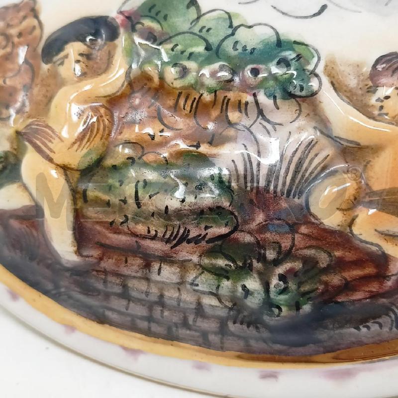 SCATOLINA PORC CAPODIMONTE PUTTI RILIEVO 4 PIEDINI | Mercatino dell'Usato Roma re di roma 5