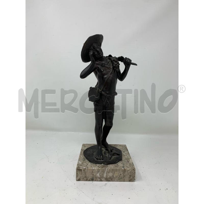 SCULTURA BRONZO SCUGNIZZU RACCOGLITORE BASE MARMO QUADRATA | Mercatino dell'Usato Roma re di roma 1