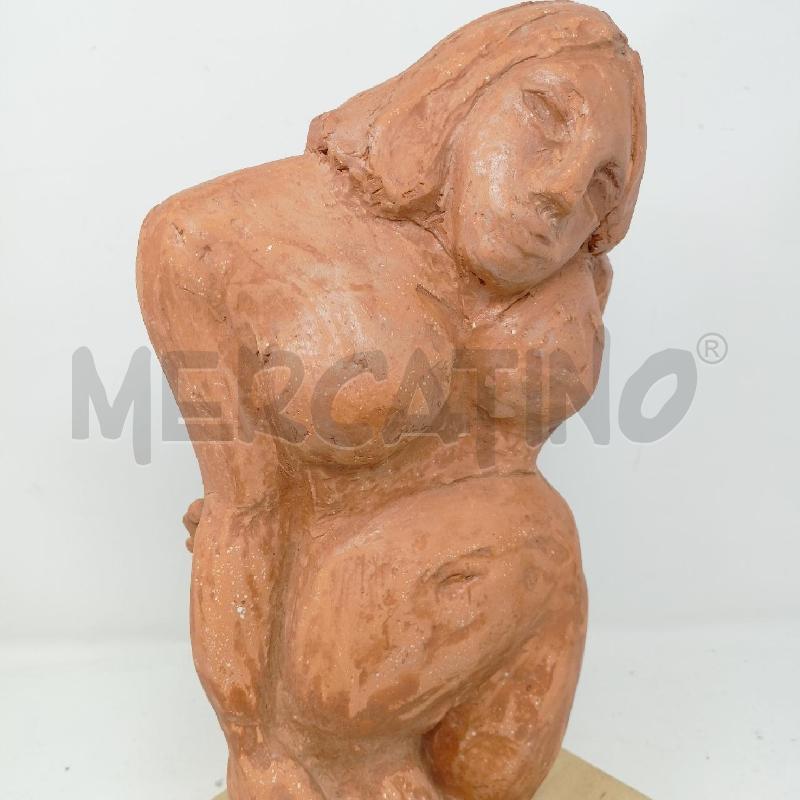 SCULTURA COCCIO DONNA FORMOSA BASE LEGNO  | Mercatino dell'Usato Roma re di roma 3
