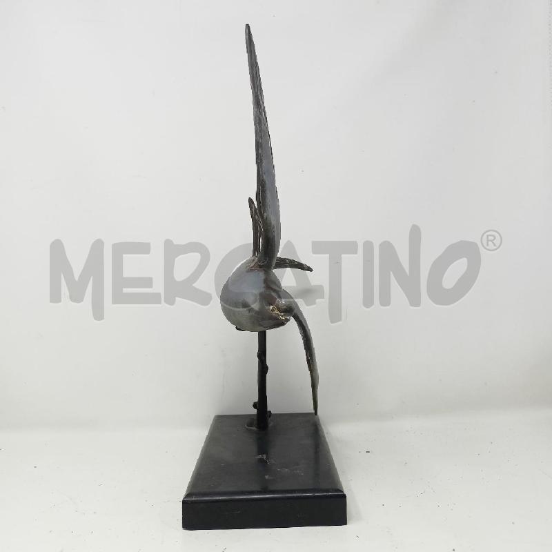 SCULTURA RONDINE BRONDO BASE NERA | Mercatino dell'Usato Roma re di roma 2