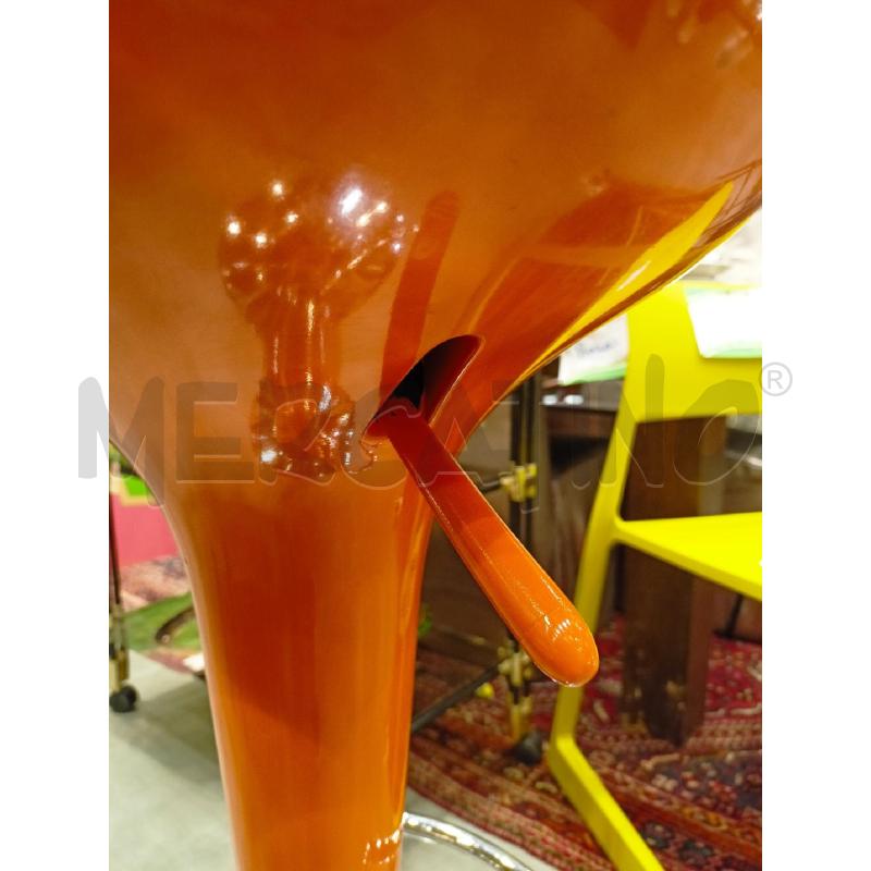 SGABELLO ARANCIONE BASE METALLO | Mercatino dell'Usato Roma re di roma 4