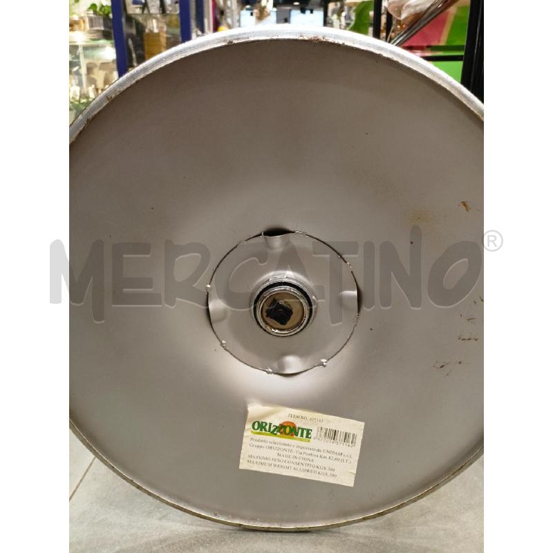 SGABELLO ARANCIONE BASE METALLO | Mercatino dell'Usato Roma re di roma 5