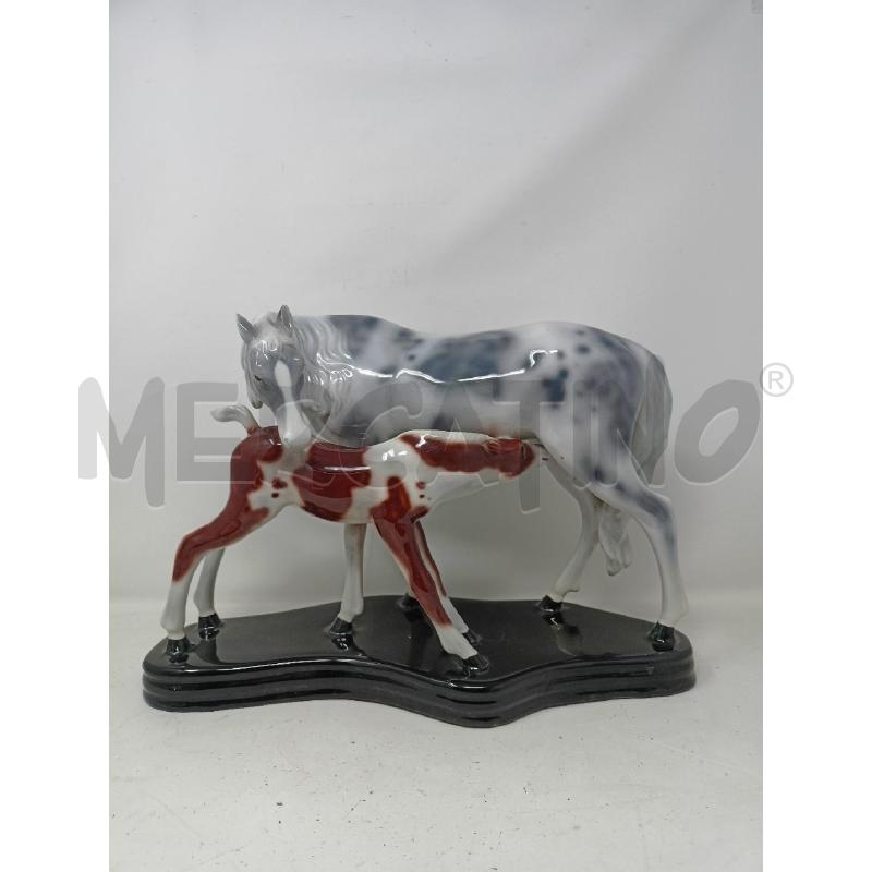 STATUA CERAMICA 2 CAVALLI AEROGRAFATI GRIGIO MARRONE | Mercatino dell'Usato Roma re di roma 1