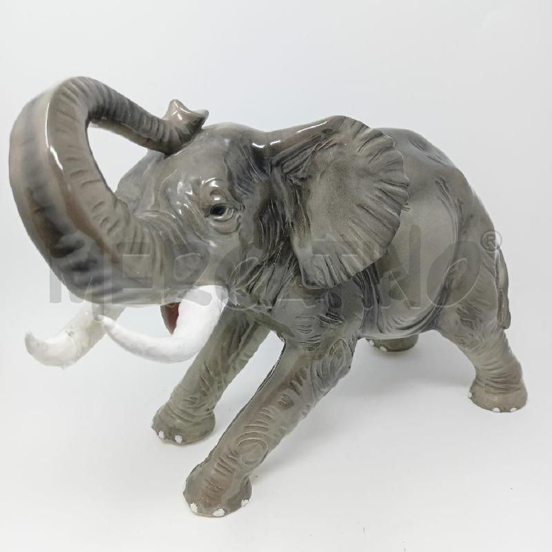 STATUA CERAMICA GERMANY ELEFANTE DIFETTI | Mercatino dell'Usato Roma re di roma 1