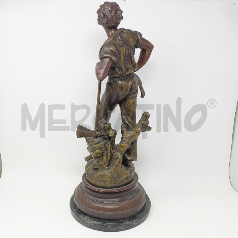 STATUA METALLO UOMO ASCIA LE BOIS BASE MARMO  | Mercatino dell'Usato Roma re di roma 3
