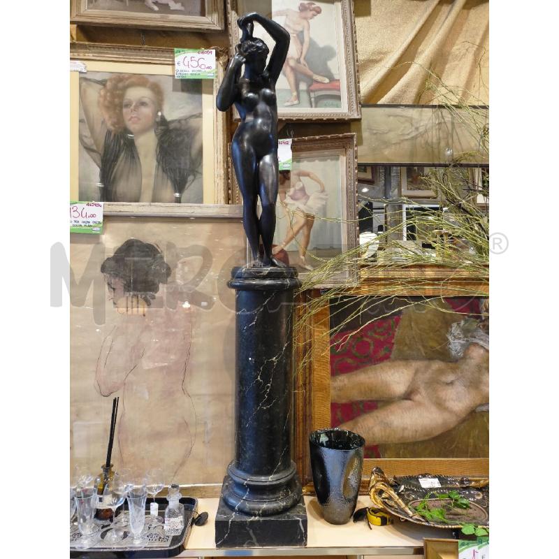 STATUA +COLONNA GESSO VENERE EFFETTO MARMO NERO | Mercatino dell'Usato Roma re di roma 1