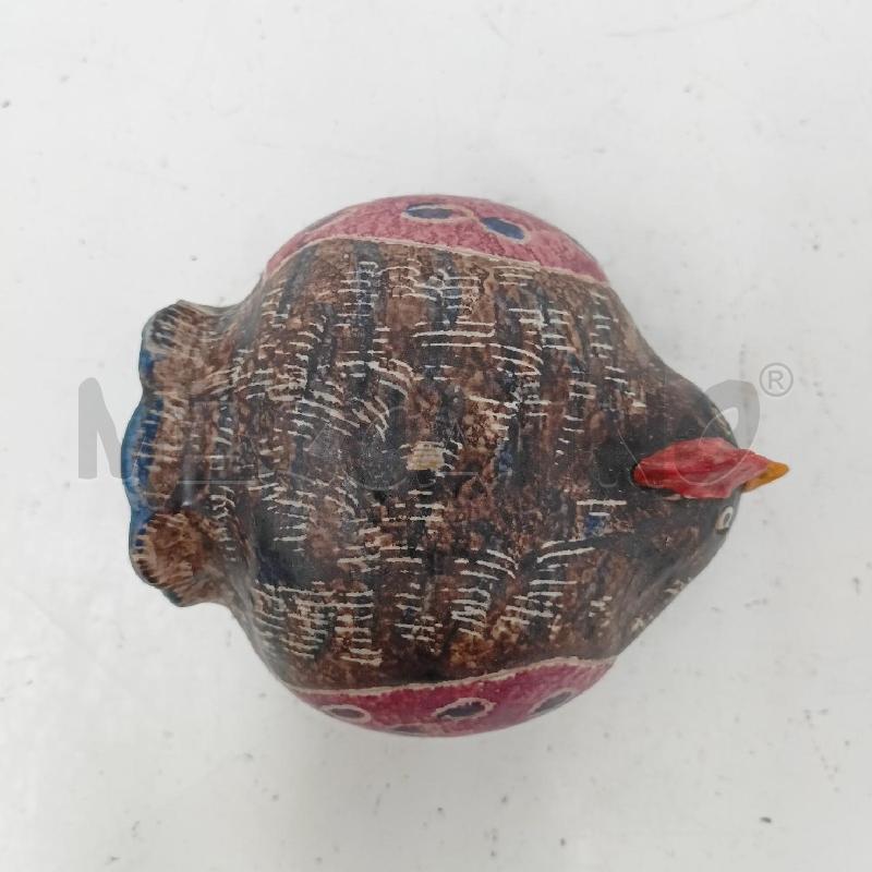 STATUETTA GALLO CERAMICA RUSTICO BECCO GIALLO MOTIVO CIRCOLARE SU FIANCO CON DETTAGLI BLU BIANCHI | Mercatino dell'Usato Roma re di roma 4
