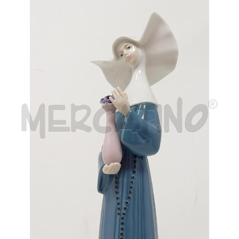 STATUETTA SUORA VESTITO BLU VASO VIOLA FIORE ROSARIO | Mercatino dell'Usato Roma re di roma 2
