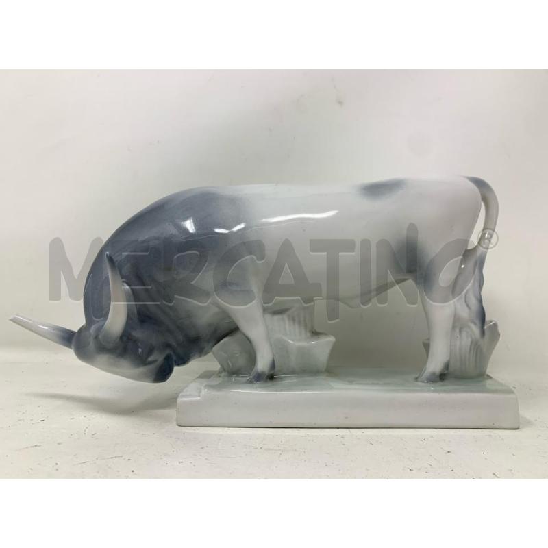 STATUETTA TORO ZSOLNAY PORCELLANA DIFETTO | Mercatino dell'Usato Roma re di roma 1