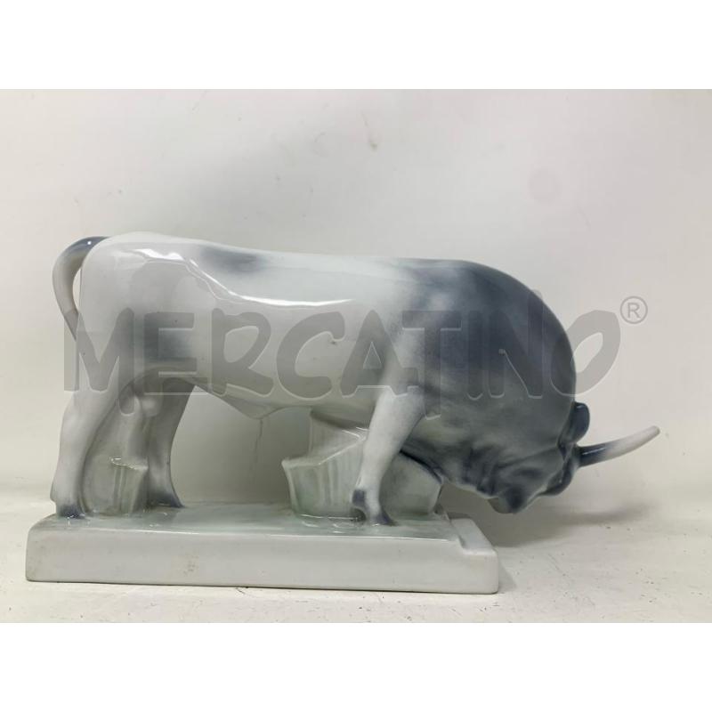 STATUETTA TORO ZSOLNAY PORCELLANA DIFETTO | Mercatino dell'Usato Roma re di roma 2