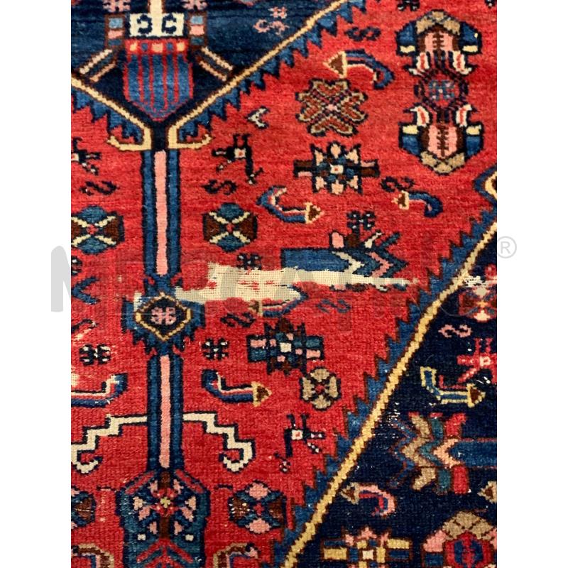TAPPETO 184X126 ROMBO BLU IN ROMBO ROSSO CENTRAL DIFETTI  | Mercatino dell'Usato Roma re di roma 3