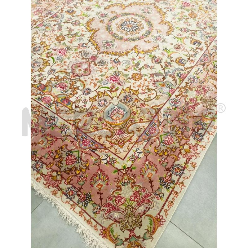 TAPPETO 204X150 ORDITO IN SETA FONDO ROSA  | Mercatino dell'Usato Roma re di roma 2