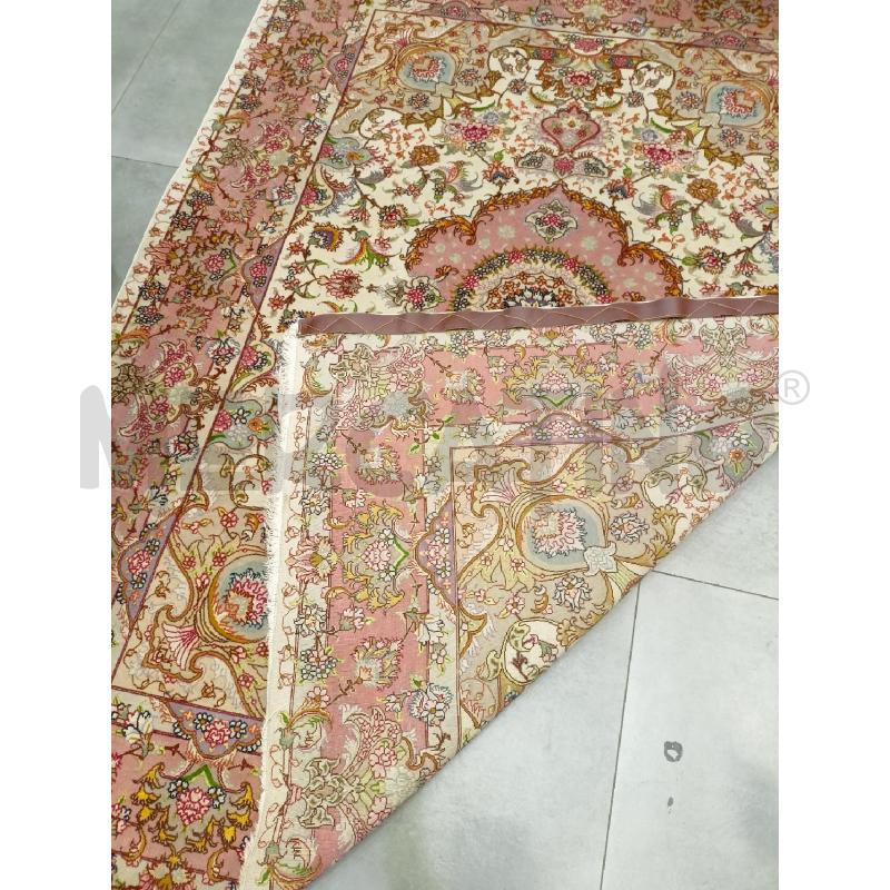 TAPPETO 204X150 ORDITO IN SETA FONDO ROSA  | Mercatino dell'Usato Roma re di roma 3