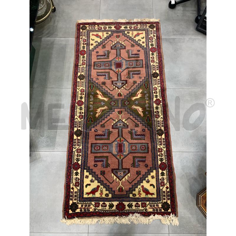 TAPPETO GUIDA 89X190 GEOMETRICO UCCELLI 2 ESAGONI ROSA FONDO VERDE CORNICE GIALLA ANGOLI  | Mercatino dell'Usato Roma re di roma 1