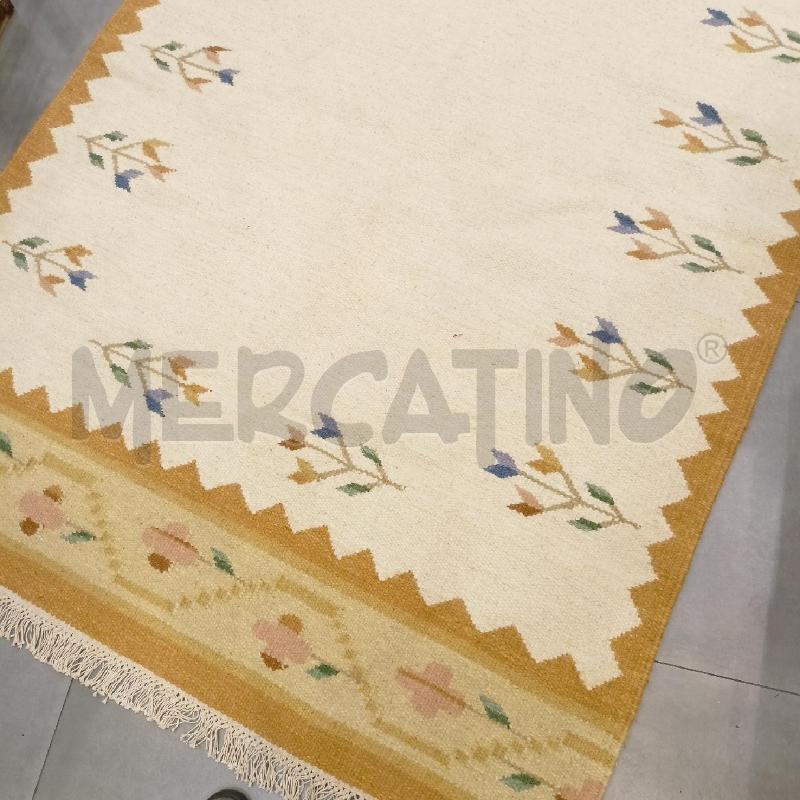 TAPPETO LANA ETNICO 140X200 FIORI STILIZZATI CONTORNO BEIGE | Mercatino dell'Usato Roma re di roma 2