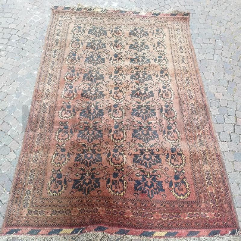 TAPPETO MARRONE 180X130 FIORI NERI  | Mercatino dell'Usato Roma re di roma 1
