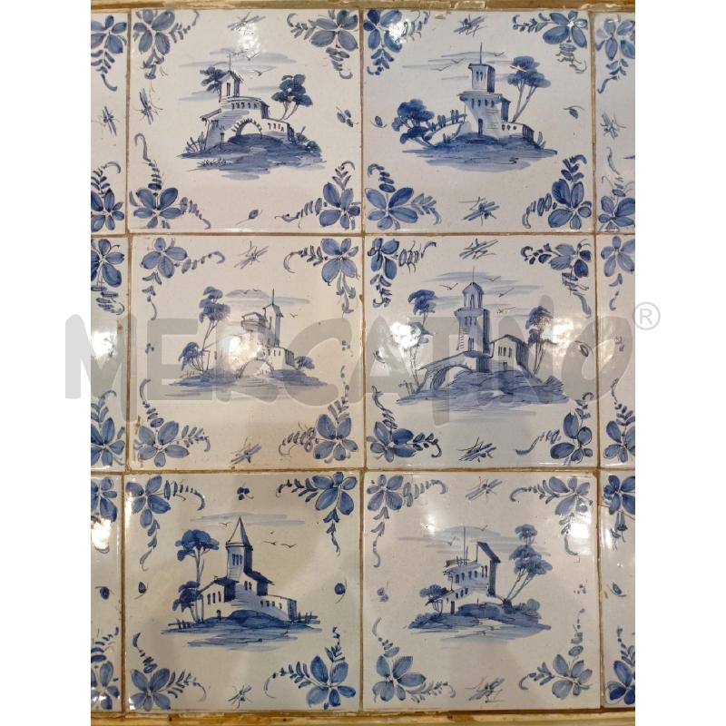 TAVOLINO BASSO STRUTT LEGNO MAIOLICHE CASTELLO BLU DIFETTO  | Mercatino dell'Usato Roma re di roma 3