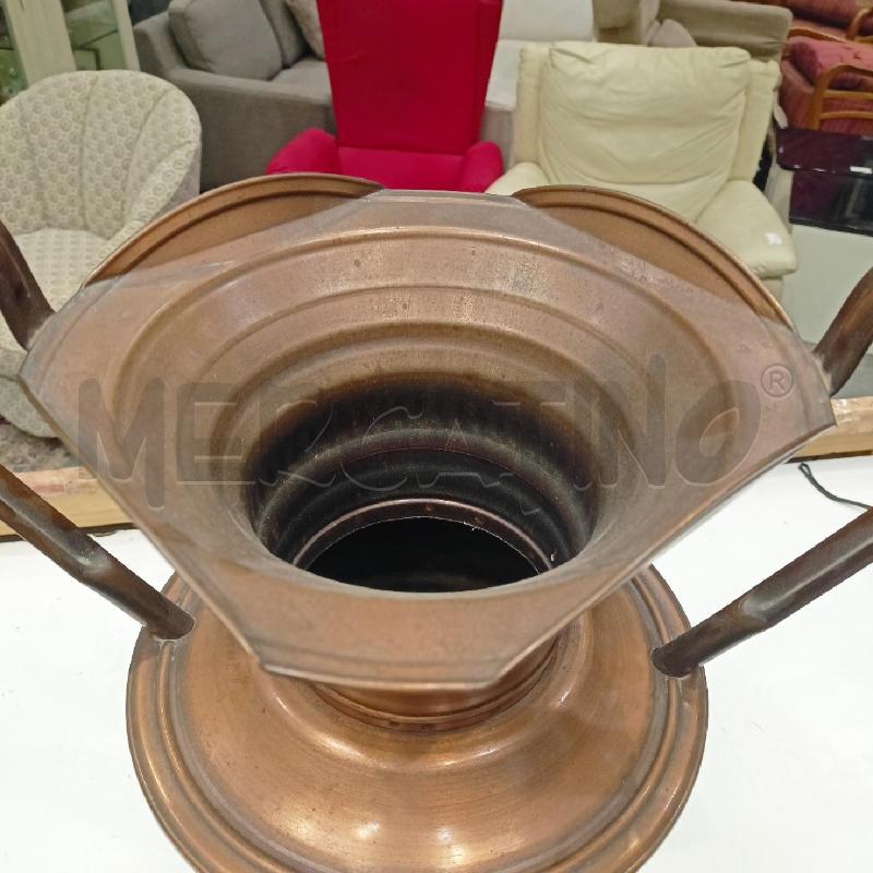 VASO ANFORA RAME BIANSATO APICE QUADRATO LAVORAZIONE GEOMETRICA  | Mercatino dell'Usato Roma re di roma 3