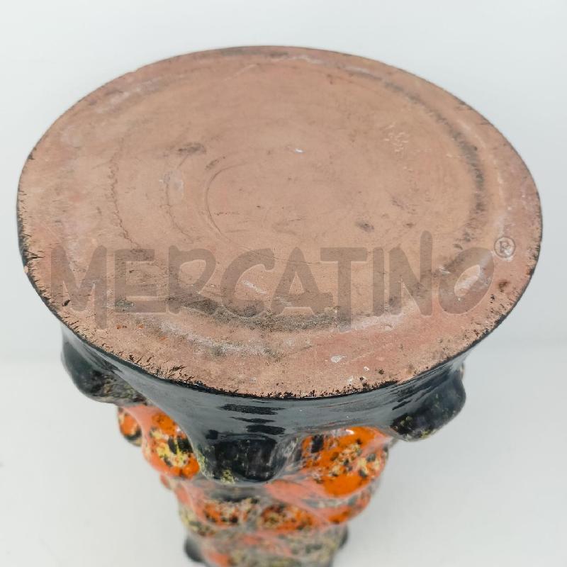 VASO CERAMICA A VULVANO NERO STRIATO ARANCIO | Mercatino dell'Usato Roma re di roma 5
