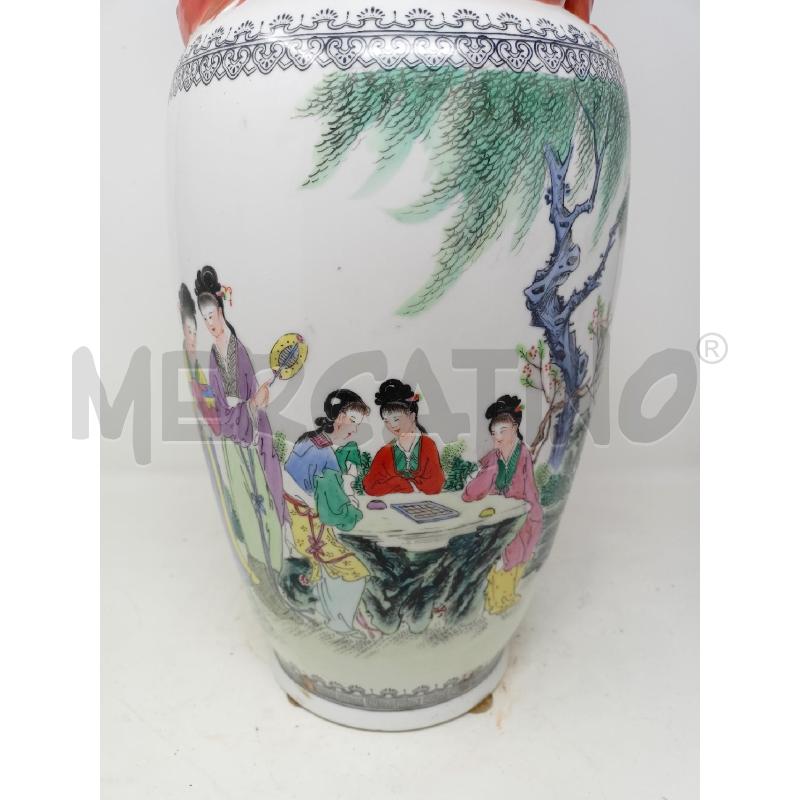 VASO ORIENTALE DUE DRAGHI ARANCIONI SCENA GIOCO DONNE FONDO BIANCO  | Mercatino dell'Usato Roma re di roma 2