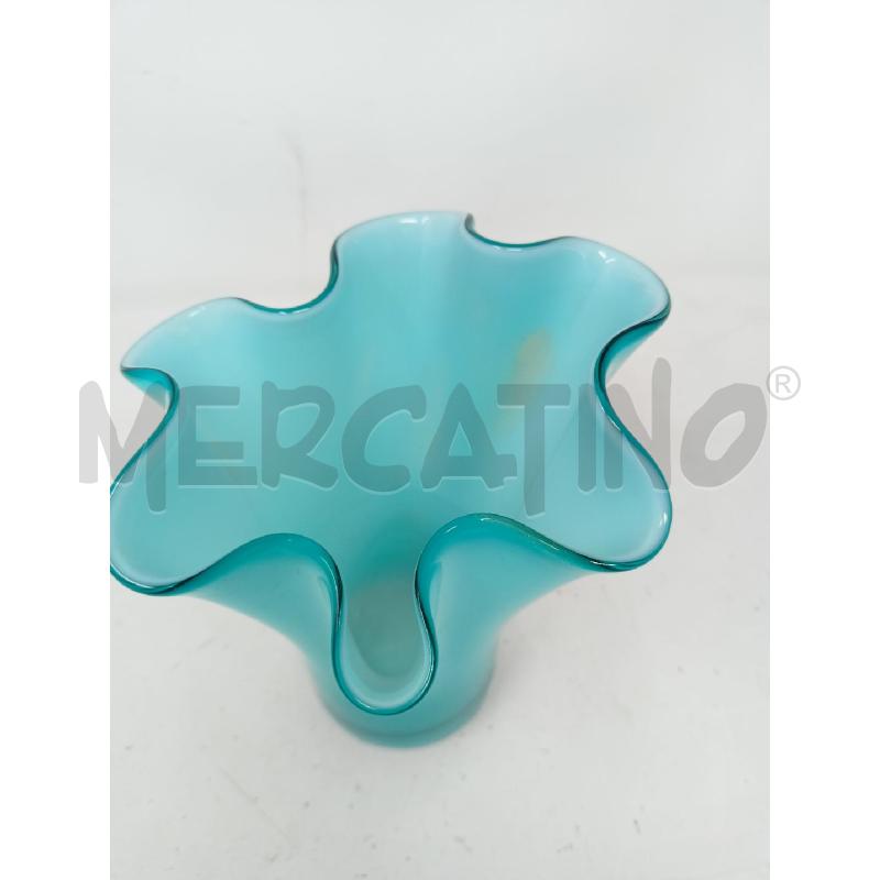 VASO VETRO FAZZOLETTO INCAMICIATO AZZURRO BRILLANTINI DORATI  | Mercatino dell'Usato Roma re di roma 2