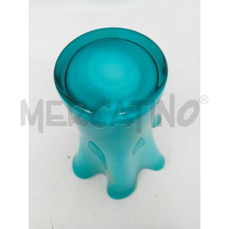 VASO VETRO FAZZOLETTO INCAMICIATO AZZURRO BRILLANTINI DORATI  | Mercatino dell'Usato Roma re di roma 5