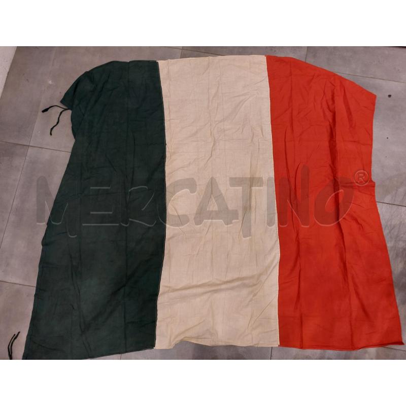 VECCHIA BANDIERA ITALIANA CIRCA 160 X 135 CM | Mercatino dell'Usato Roma re di roma 1