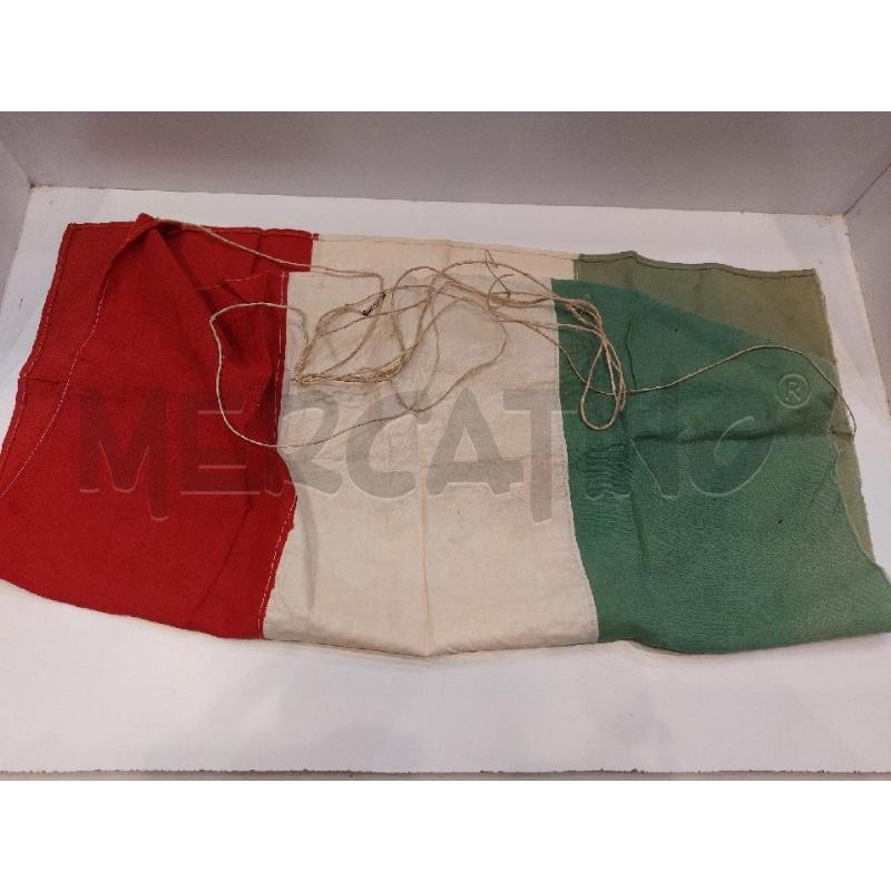 VECCHIA BANDIERA ITALIANA CIRCA 57 X 57 CM | Mercatino dell'Usato Roma re di roma 2