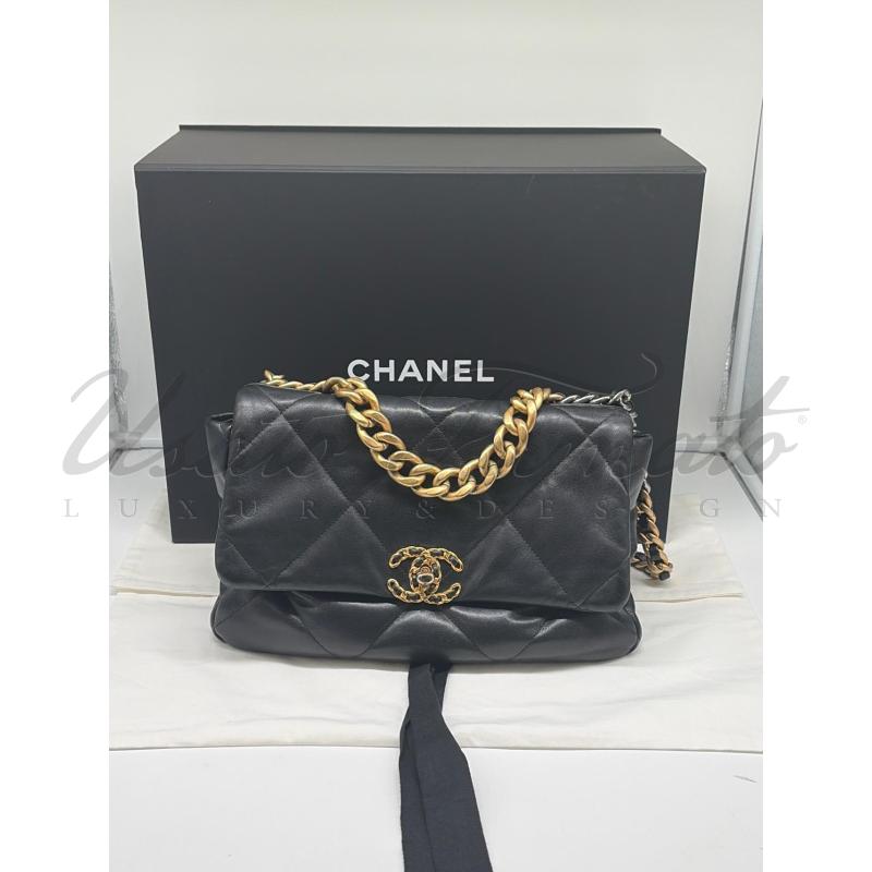 BORSA CHANEL 19 NERA PELLE TRAPUNTATA 30339478 | Mercatino dell'Usato Roma parioli 3