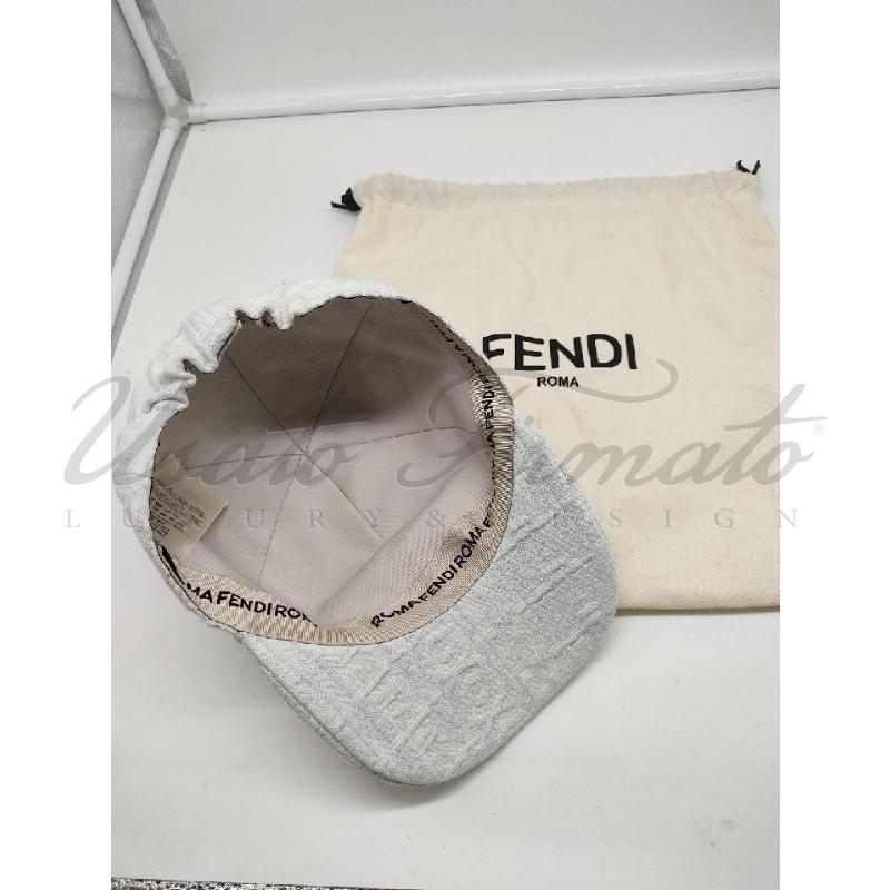 CAPPELLO FENDI BY MARC JACOBS FF BIANCO  | Mercatino dell'Usato Roma parioli 4