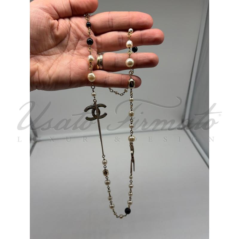 COLLANA CHANEL CC PERLE BICOLORE  | Mercatino dell'Usato Roma parioli 4