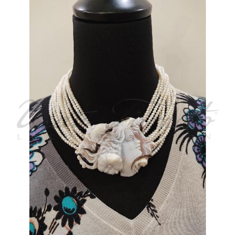 COLLANA PERLE BIANCHE CAMEO | Mercatino dell'Usato Roma parioli 3