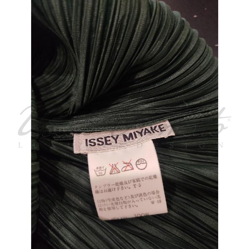 COMPLETO DONNA ISSEY MIYAKE VERDE PLISSE TG. L | Mercatino dell'Usato Roma parioli 4