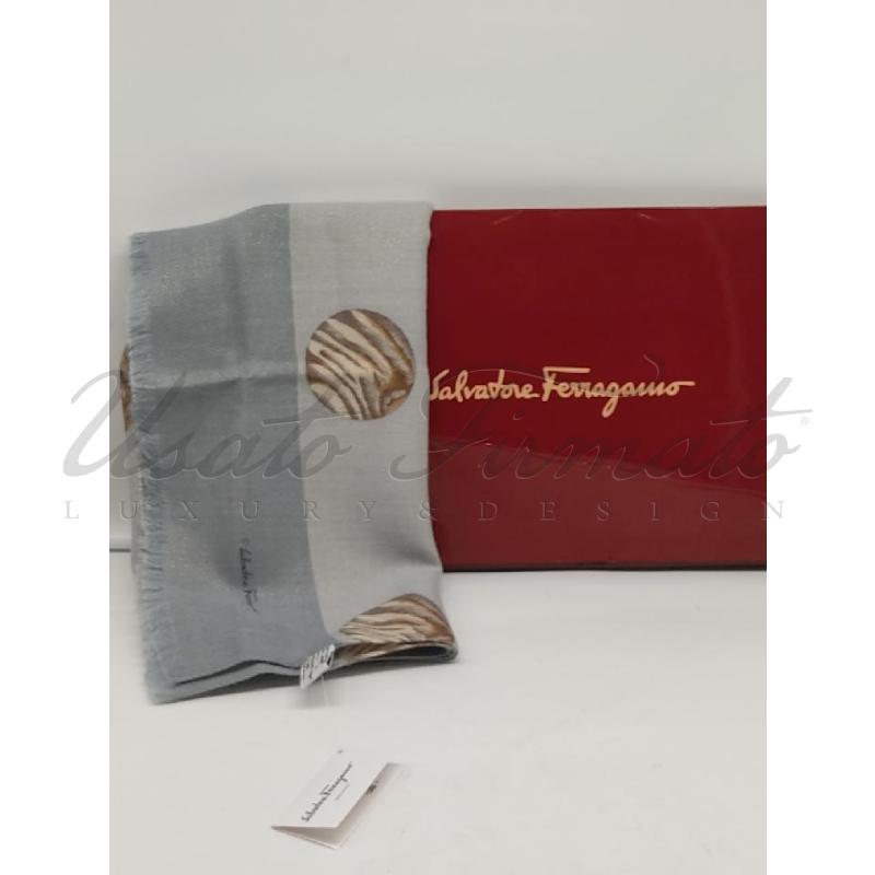 FOULARD SALVATORE FERRAGAMO ZEBRA GRIGIO  | Mercatino dell'Usato Roma parioli 2