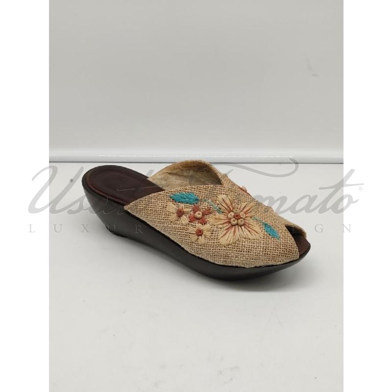 SANDALI DONNA CLERGERIE PARIS FIORI BEIGE TG 8 | Mercatino dell'Usato Roma parioli 1