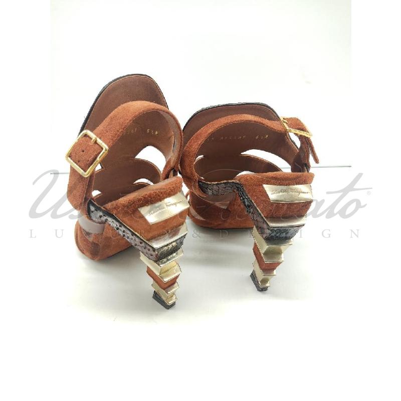 SANDALI DONNA SALVATORE FERRAGAMO MARRONI PELLE ESOTICA TG. 6.5 | Mercatino dell'Usato Roma parioli 3