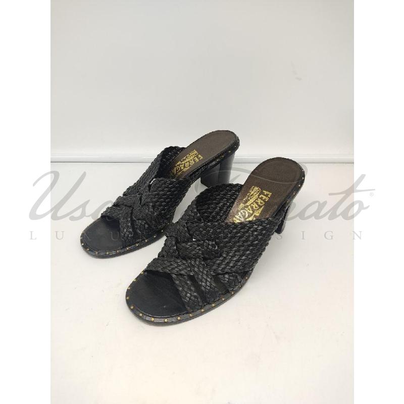 SANDALI DONNA SALVATORE FERRAGAMO NERI INTRECCIATI TG. 6.5 | Mercatino dell'Usato Roma parioli 2