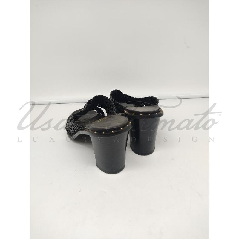 SANDALI DONNA SALVATORE FERRAGAMO NERI INTRECCIATI TG. 6.5 | Mercatino dell'Usato Roma parioli 3