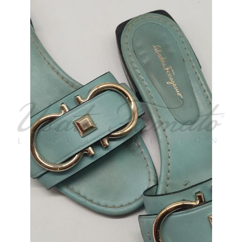 SANDALI DONNA SALVATORE FERRAGAMO VERDE ACQUA PELLE MORSETTO  | Mercatino dell'Usato Roma parioli 4