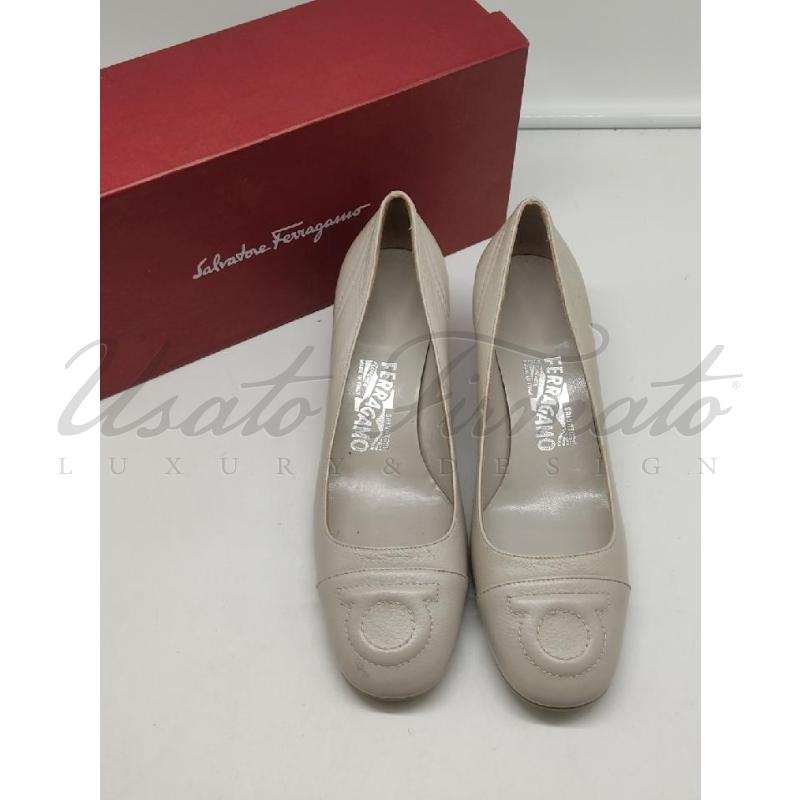 SCARPE DONNA SALVATORE FERRAGAMO GRIGIO PERLA PELLE TG. 8 | Mercatino dell'Usato Roma parioli 2