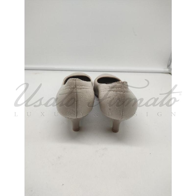 SCARPE DONNA SALVATORE FERRAGAMO GRIGIO PERLA PELLE TG. 8 | Mercatino dell'Usato Roma parioli 3
