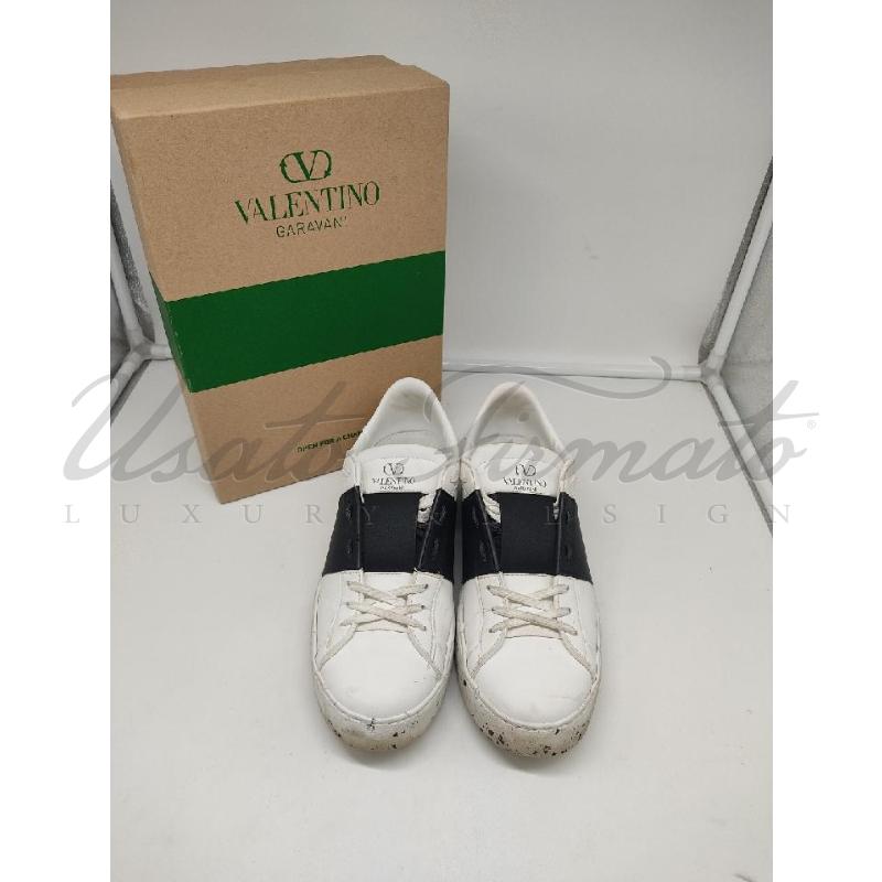 SCARPE VALENTINO GARAVANI ROCKSTUD BIANCHE BORCHIE TG. 40 | Mercatino dell'Usato Roma parioli 2