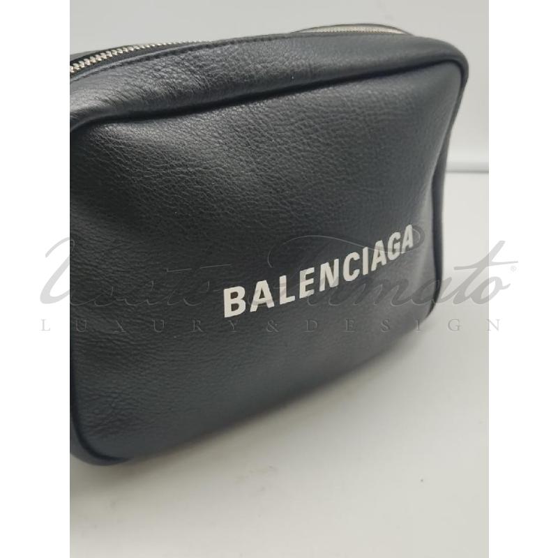 TRACOLLA DONNA BALENCIAGA EVRYDAY NERA SCRITTA  | Mercatino dell'Usato Roma parioli 3