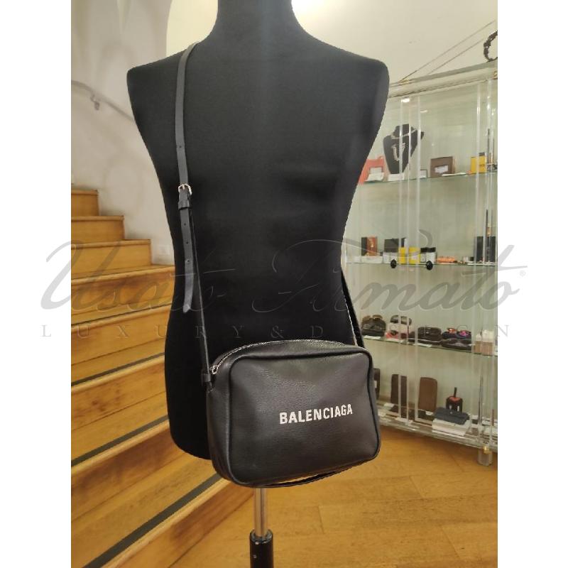 TRACOLLA DONNA BALENCIAGA EVRYDAY NERA SCRITTA  | Mercatino dell'Usato Roma parioli 5