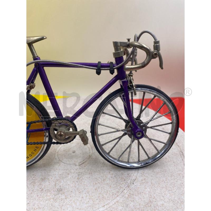 ACCENDINO DA COLLEZIONE BICI DA CORSA VIOLA | Mercatino dell'Usato Roma casalotti 3