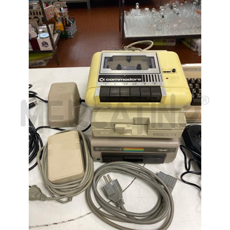COMMODORE 64 CON ACCESSORI E ALIMENTATORE  | Mercatino dell'Usato Roma casalotti 2