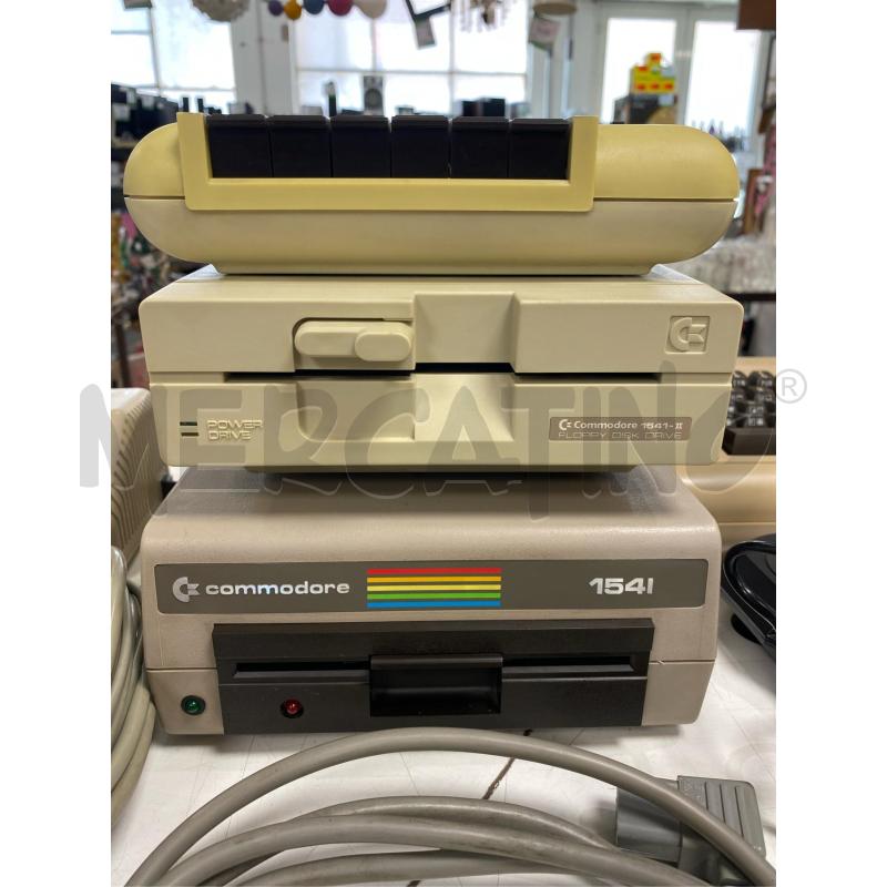 COMMODORE 64 CON ACCESSORI E ALIMENTATORE  | Mercatino dell'Usato Roma casalotti 4