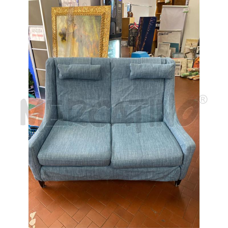 DIVANETTO DUE POSTI POLTRONE E SOFA AZZURRO CM. 130X80  | Mercatino dell'Usato Roma casalotti 1