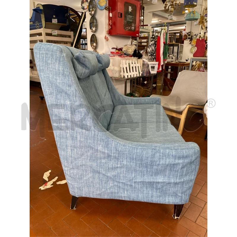 DIVANETTO DUE POSTI POLTRONE E SOFA AZZURRO CM. 130X80  | Mercatino dell'Usato Roma casalotti 2